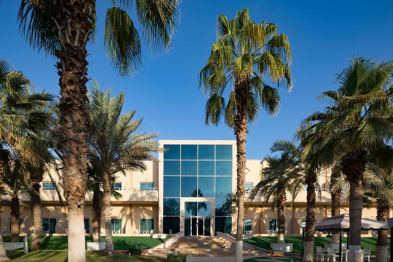 Metropolitan Al Mafraq Hotel