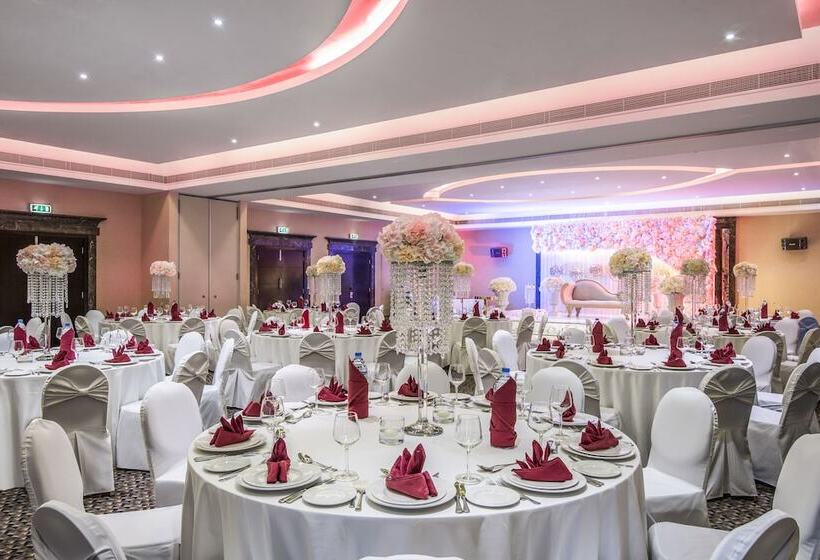 Metropolitan Al Mafraq Hotel