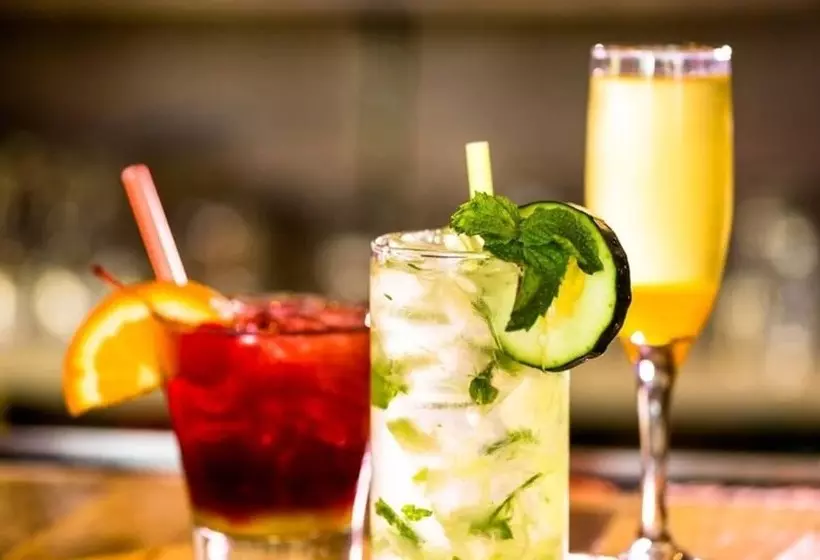 Metropolitan Al Mafraq Hotel