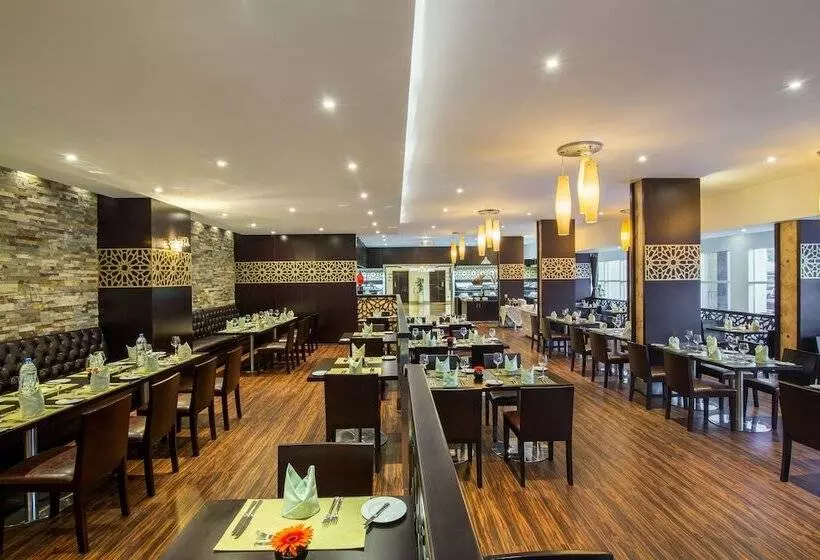 Metropolitan Al Mafraq Hotel