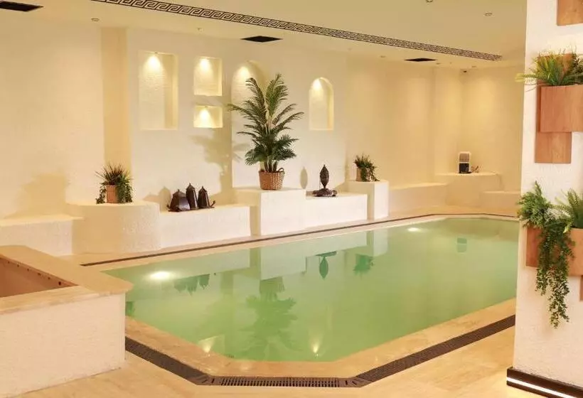 Nova Plaza Crystal Hotel & Spa