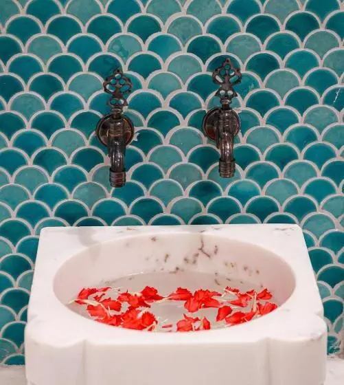 Nova Plaza Crystal Hotel & Spa