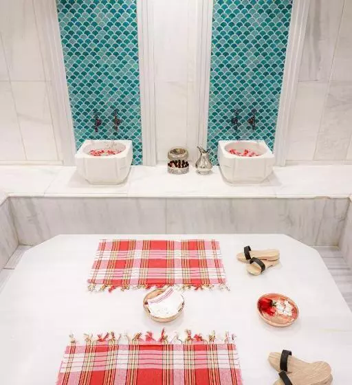 Nova Plaza Crystal Hotel & Spa