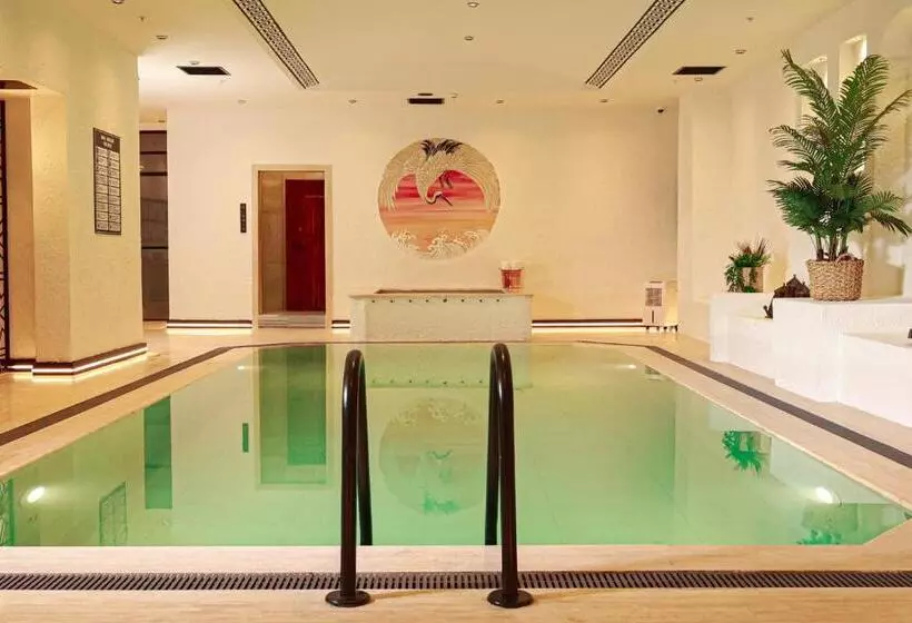 Nova Plaza Crystal Hotel & Spa