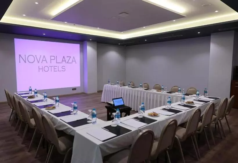 Nova Plaza Crystal Hotel & Spa