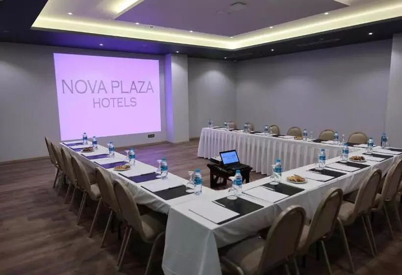 Nova Plaza Crystal Hotel & Spa