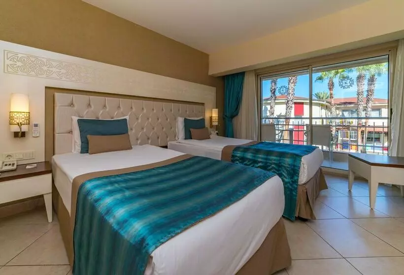 리조트 Kamelya Aishen Club & Aqua Ultra All Inclusive Kids Concept