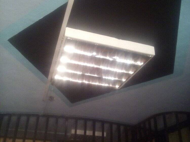 تختخواب و صبحانه The Hub Guest House