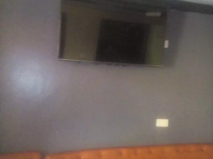 تختخواب و صبحانه The Hub Guest House