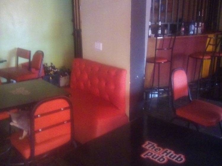 تختخواب و صبحانه The Hub Guest House