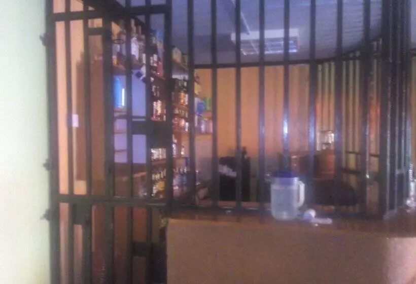 تختخواب و صبحانه The Hub Guest House