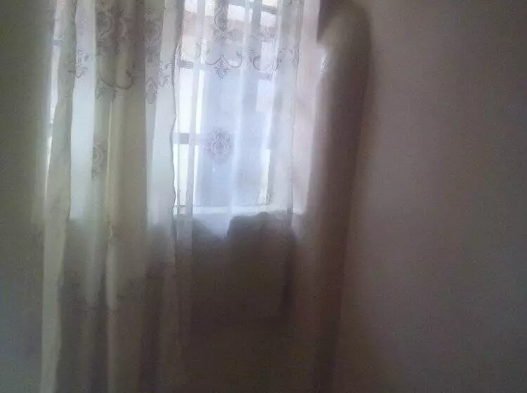 تختخواب و صبحانه The Hub Guest House