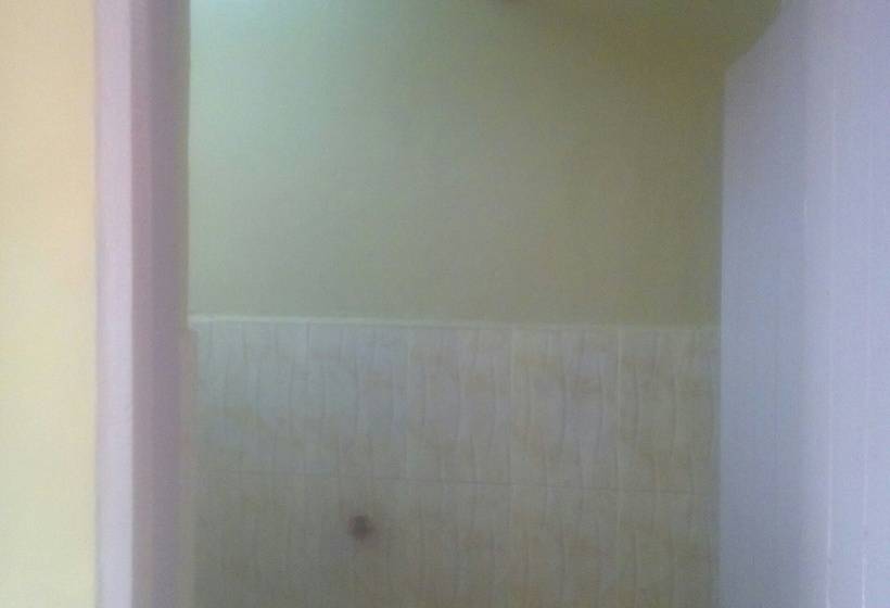 تختخواب و صبحانه The Hub Guest House