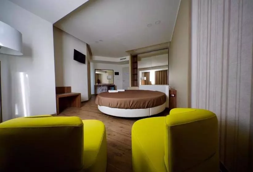 簡易ホテル Grand Hotel Del Lago