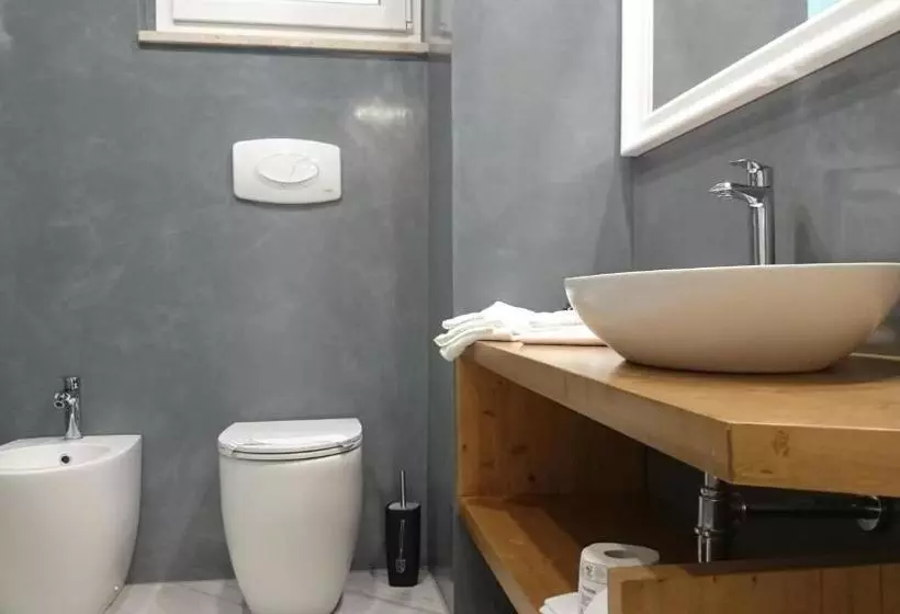 簡易ホテル Grand Hotel Del Lago