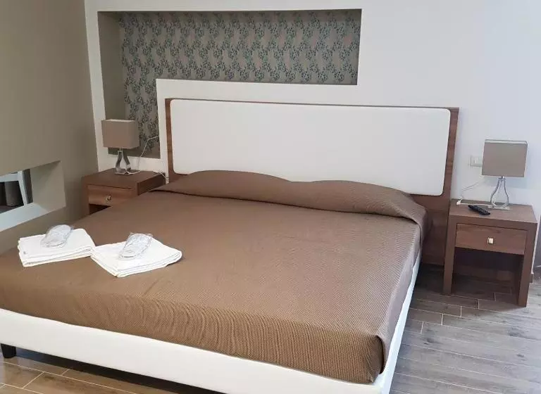 簡易ホテル Grand Hotel Del Lago