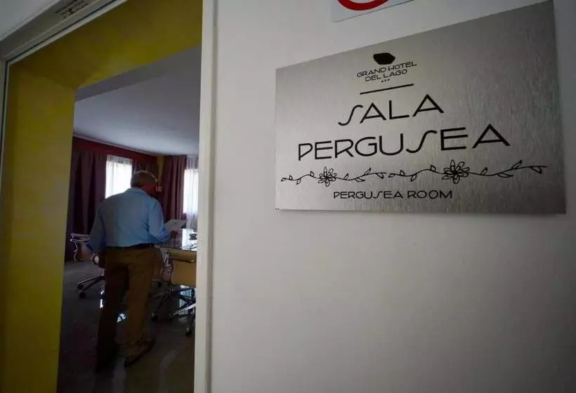 簡易ホテル Grand Hotel Del Lago