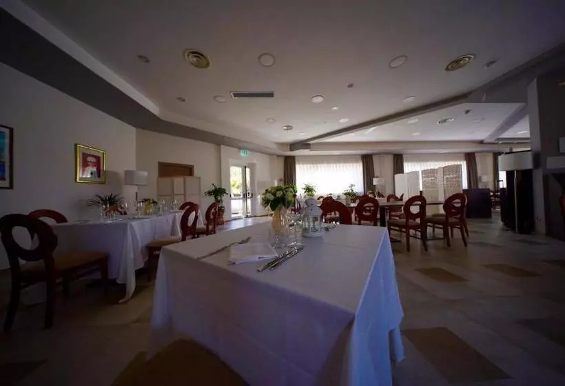 簡易ホテル Grand Hotel Del Lago