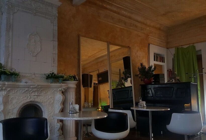 فندق Bichaikhanov Palace