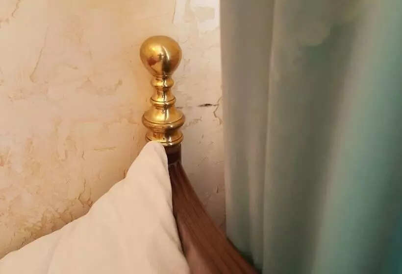 هتل Bichaikhanov Palace