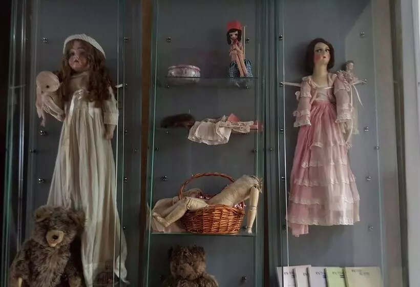 هتل Bichaikhanov Palace