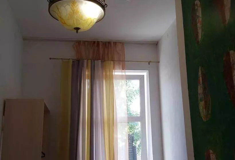 هتل Bichaikhanov Palace