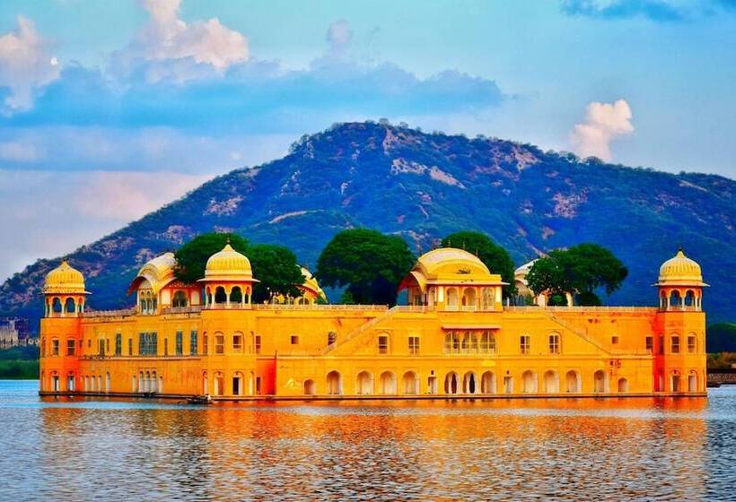 هتل Golden Heritage