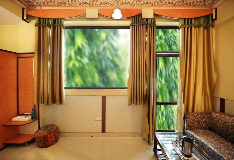 هتل Golden Heritage