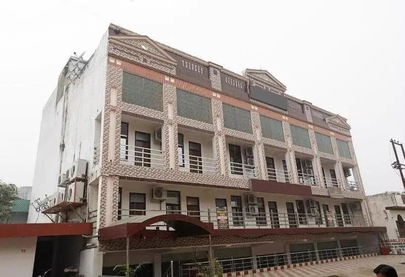 ホテル Oyo 11482 Mahalaxmi Palace