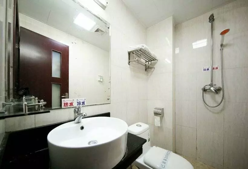 Hotelli Oyo 8027 Li Hu Business