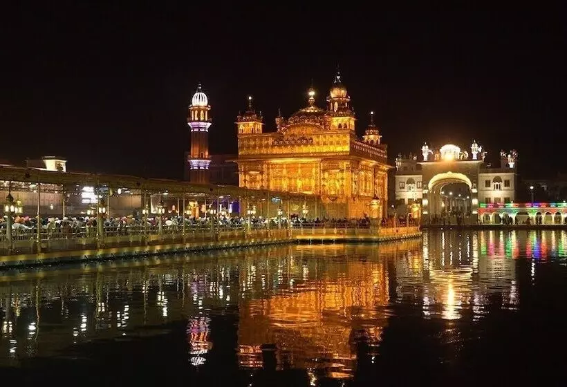 هتل Puri Grand