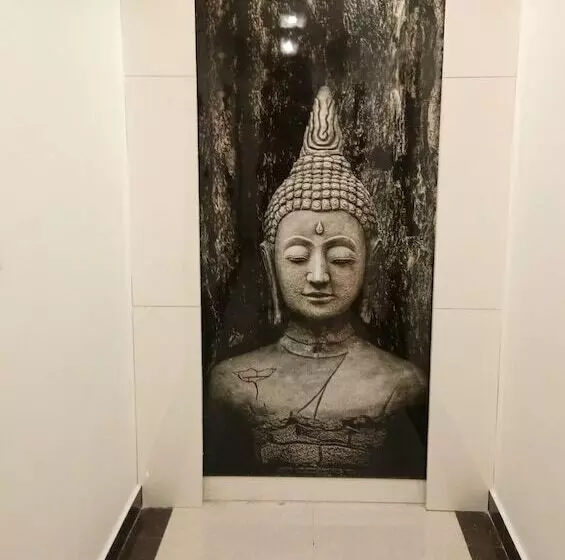هتل Puri Grand