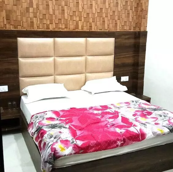 هتل Puri Grand