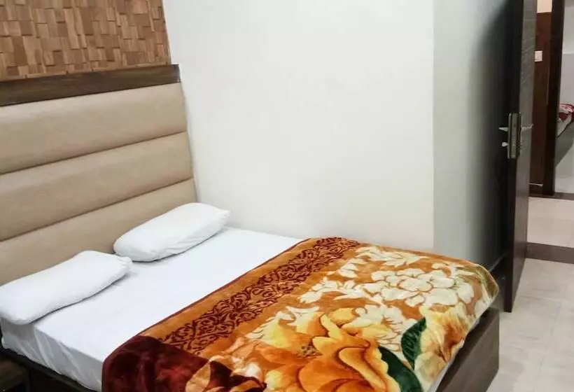 هتل Puri Grand