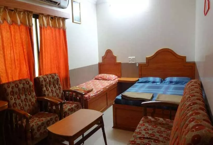 ホテル Ratna Gharbha Residency