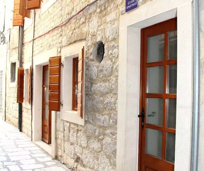 Majatalo Old Theatre Rooms And Apartments