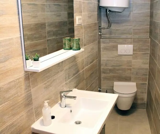 Majatalo Old Theatre Rooms And Apartments