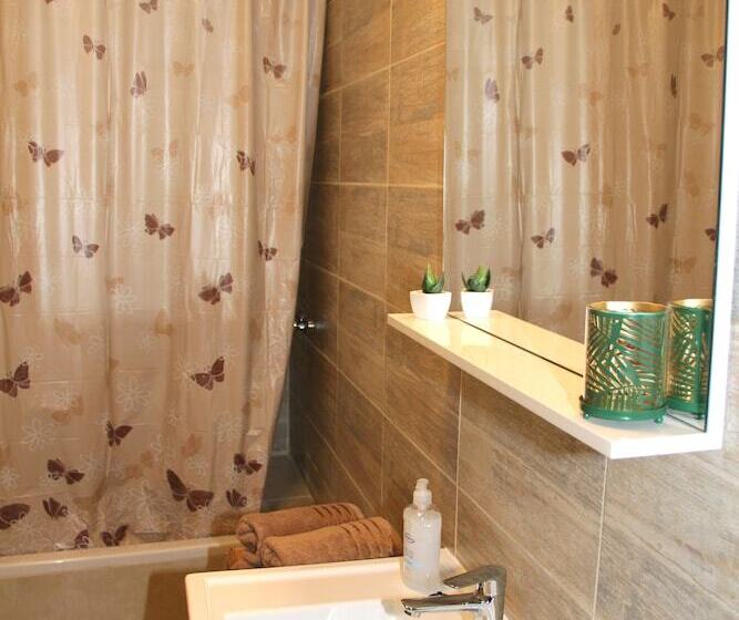 بنسيون Old Theatre Rooms And Apartments