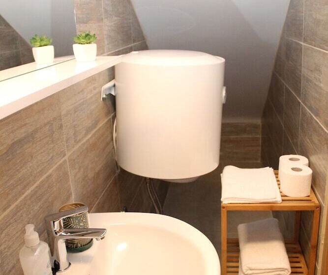 بنسيون Old Theatre Rooms And Apartments