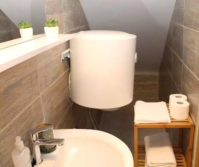 Majatalo Old Theatre Rooms And Apartments