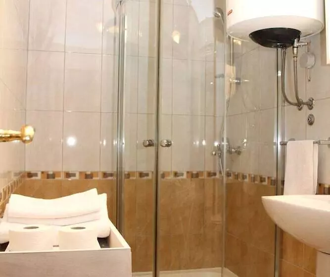 Majatalo Old Theatre Rooms And Apartments