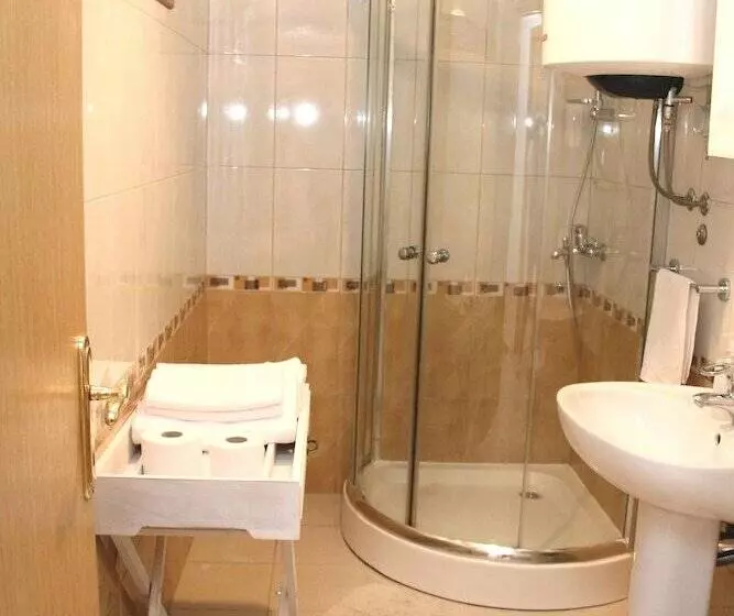 Majatalo Old Theatre Rooms And Apartments