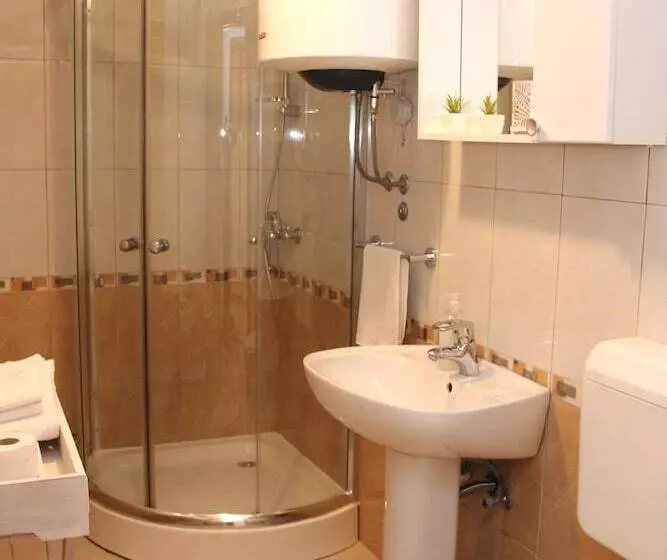 Majatalo Old Theatre Rooms And Apartments