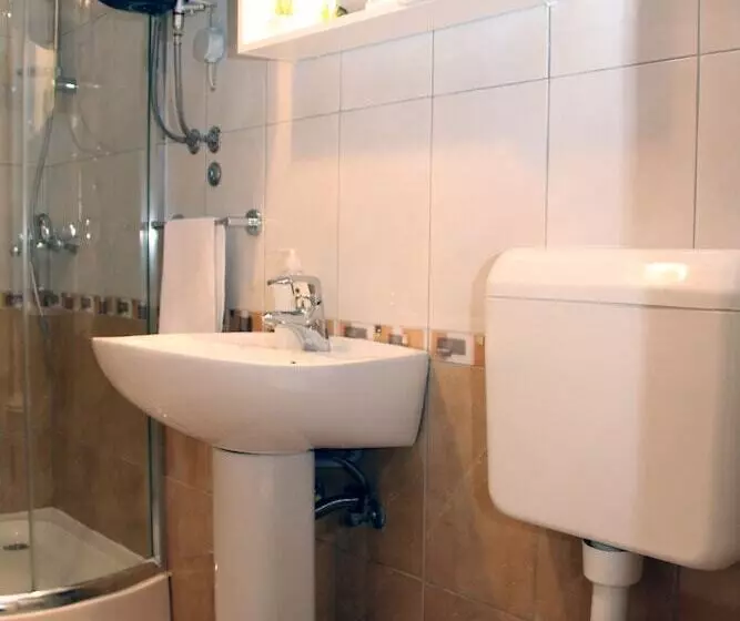 Majatalo Old Theatre Rooms And Apartments