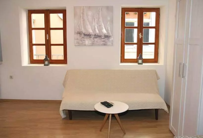 Majatalo Old Theatre Rooms And Apartments