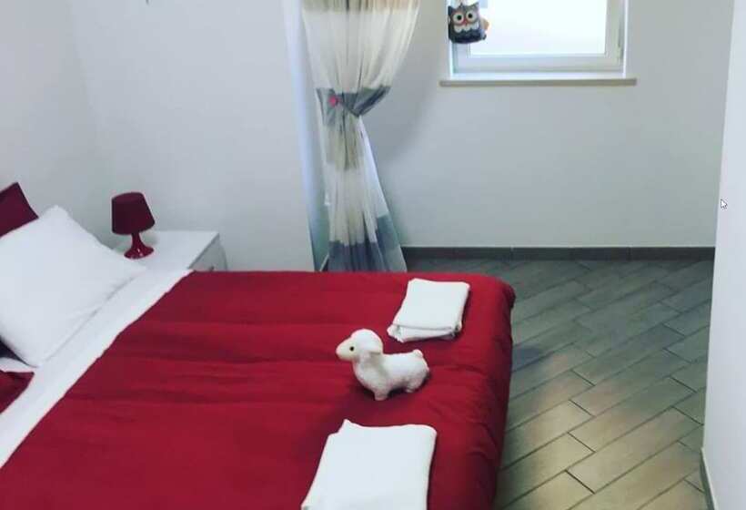 تختخواب و صبحانه Margherita Queen Home