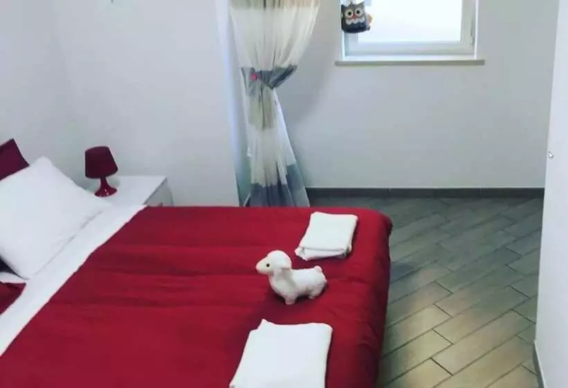 تختخواب و صبحانه Margherita Queen Home