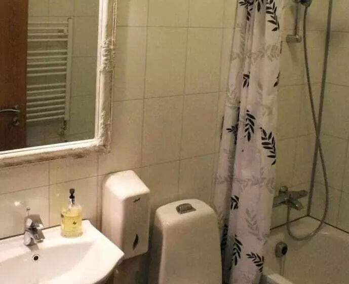 هتل Húsavík Cape