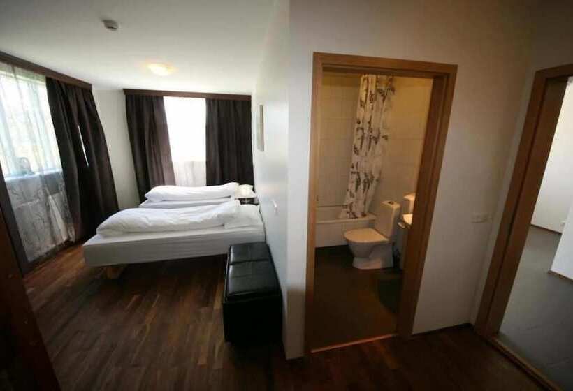 هتل Húsavík Cape