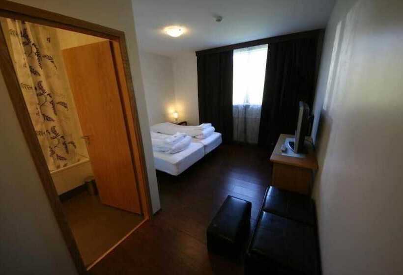 هتل Húsavík Cape